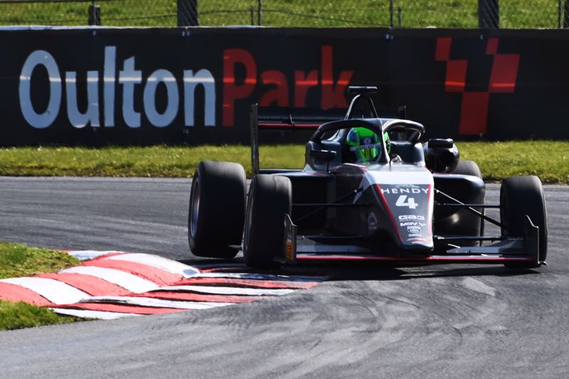 Hedley quickest in GB3’s pre-event test at Oulton Park