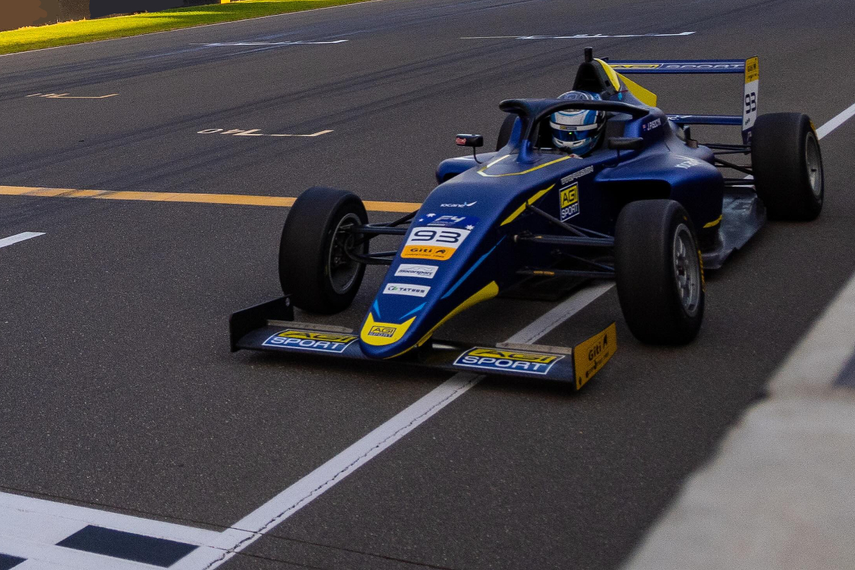 Piszcyk dominant on Australian F4’s return at The Bend Motorsport Park