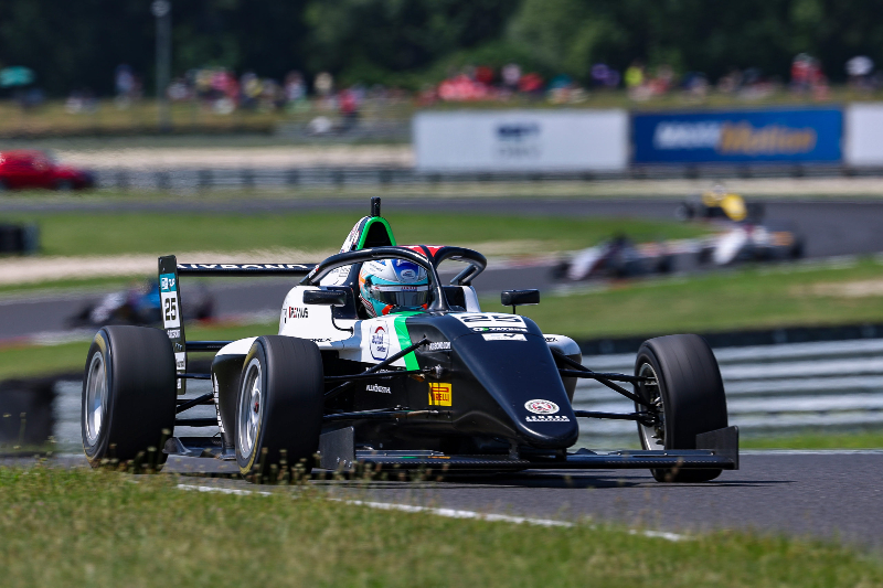Oscar Wurz grows hefty F4 CEZ lead at Slovakiaring with first two wins