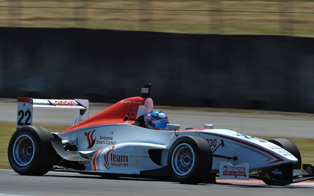 Tang dominates race one of Manfeild finale - Formula Scout