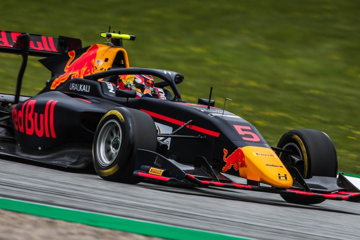 Формула 3. F3 FIA. FIA Formula 3. Formula 2 Red bull car. Formula 3 2020.