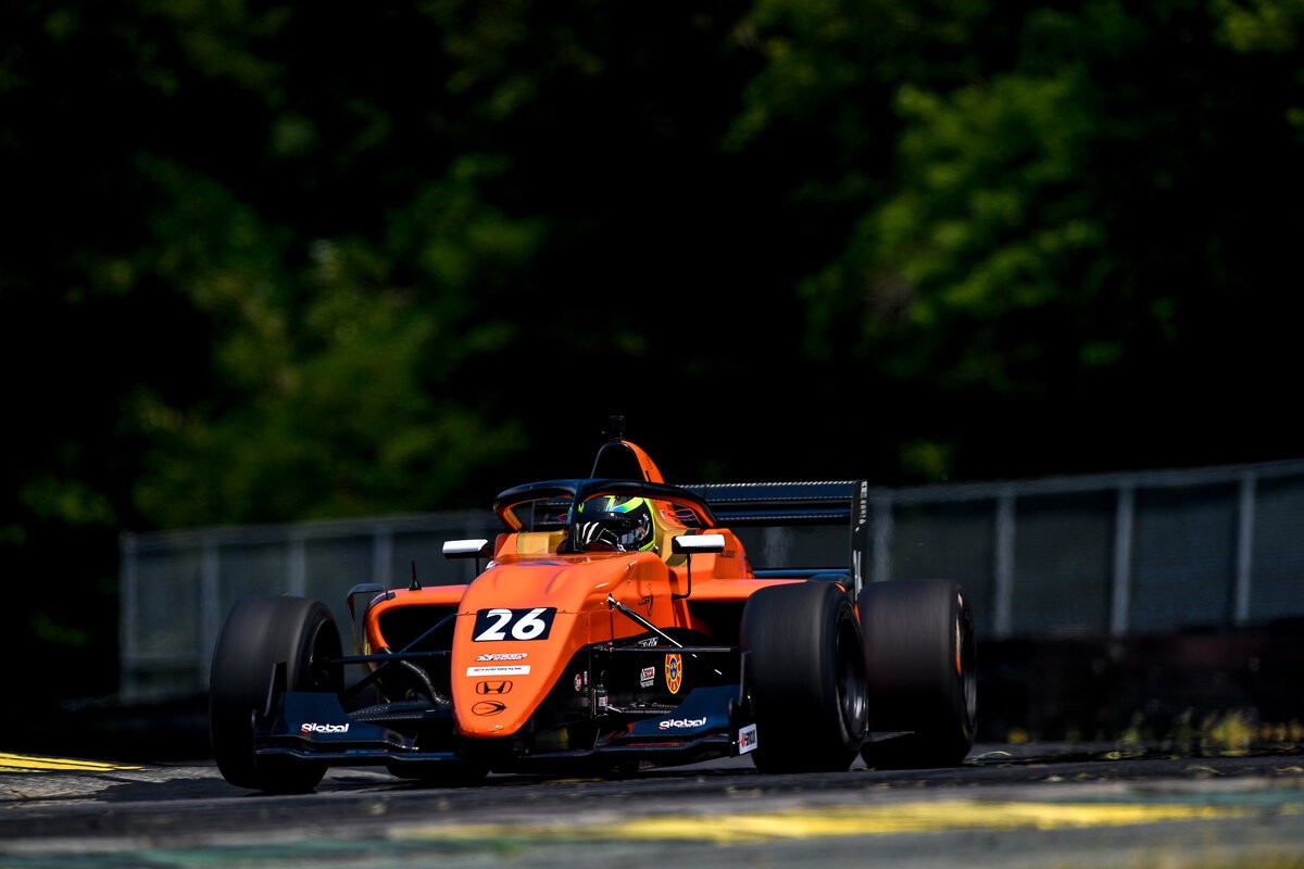 Linus Lundqvist unbeaten in Formula Regional Americas at Virginia